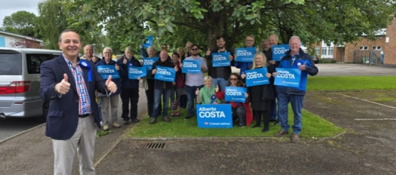 Alberto Costa MP and enthusiatic campaigners
